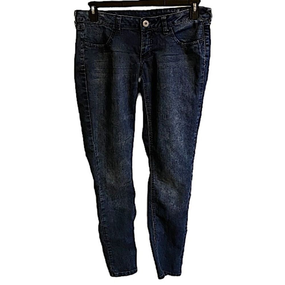 City Streets Juniors Size 11 Straight Jeans Dark Wash Whiskered Classiccore
